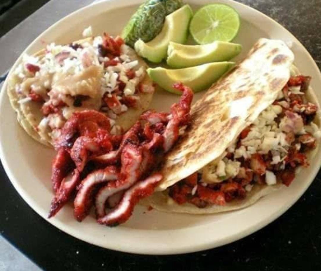 Tacos de Adobada La Luna