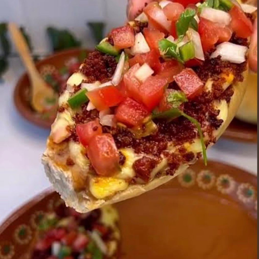 Molletes Con Longaniza