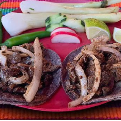 Taco de Hígado Encebollado