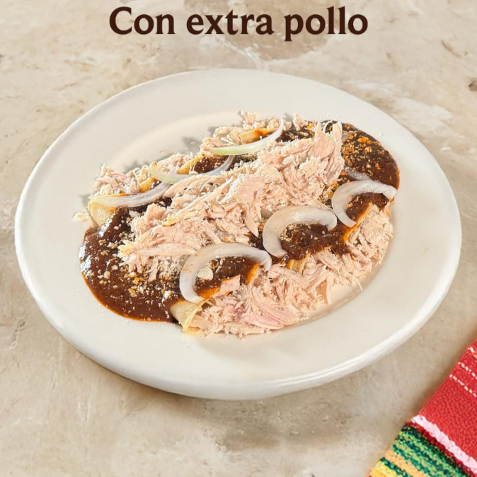 Enmoladas con extra Pollo (4 piezas)