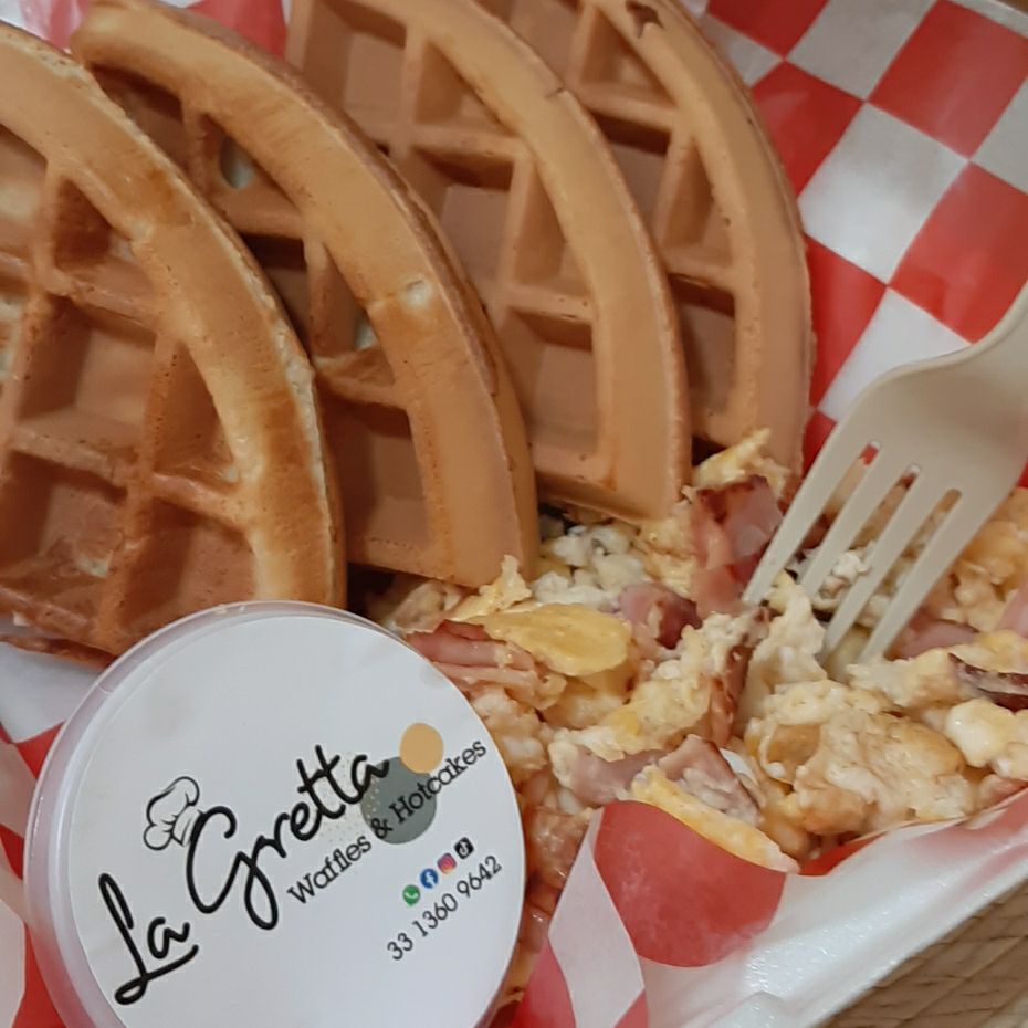Waffles Revueltos con Jamón