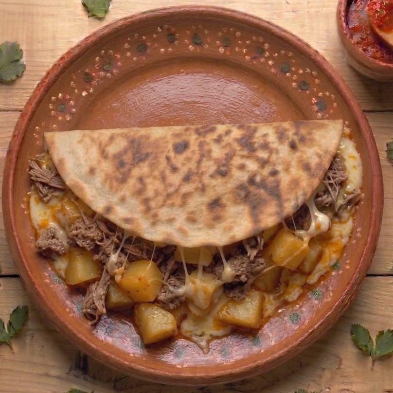 Quesadilla de Papas con Deshebrada 1 pza