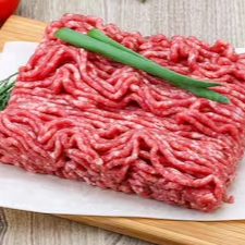 Carne moída é um produto alimentício feito a partir da moagem de cortes de carne, geralmente bovina, que resulta em uma textura macia e fácil de cozinhar, sendo muito versátil para diversas receitas como molhos, hambúrgueres e recheios.