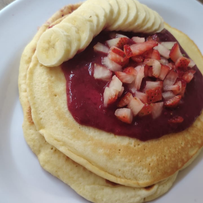 Hot Cakes Con Fruta