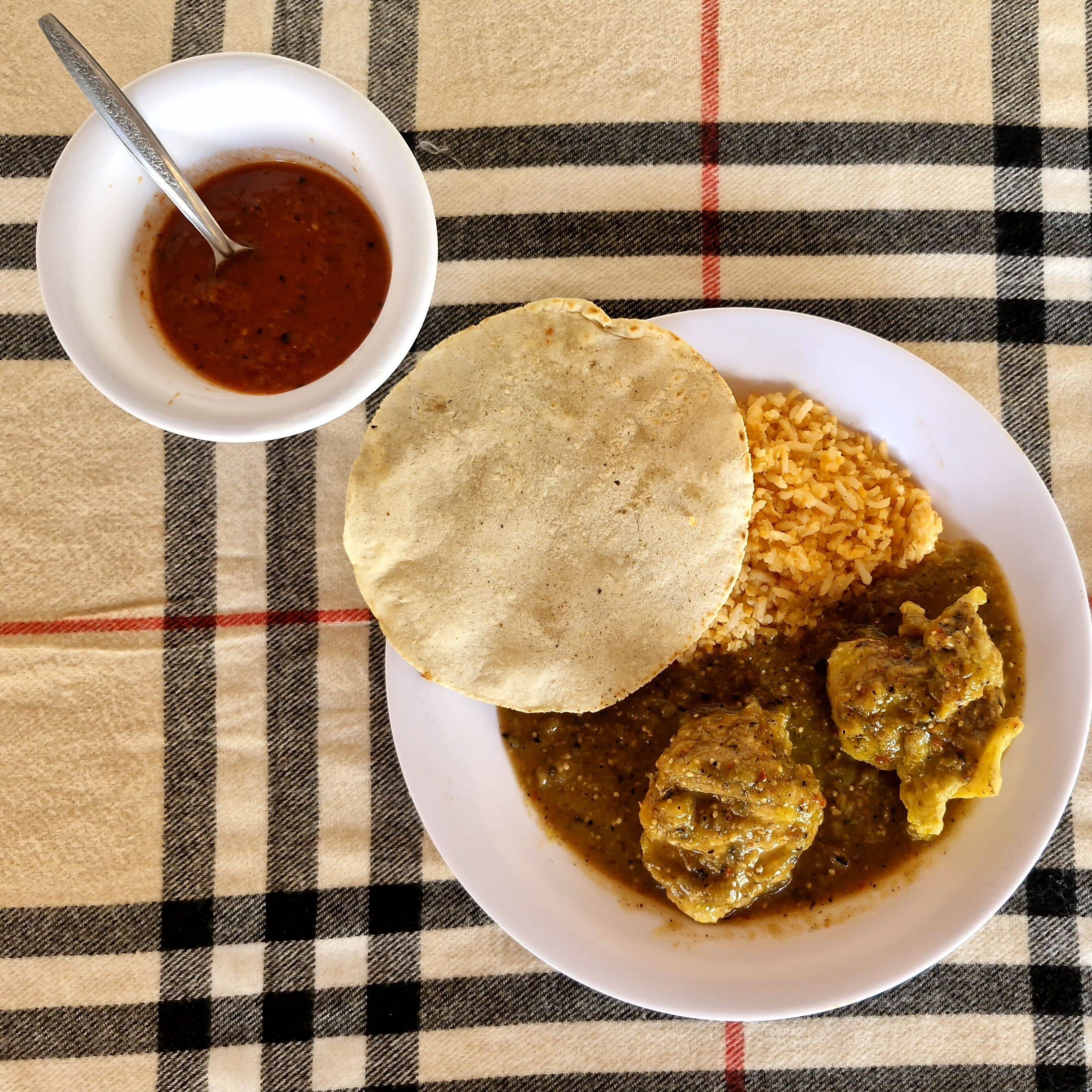 Taco Acorazado de Carne de Puerco en Salsa