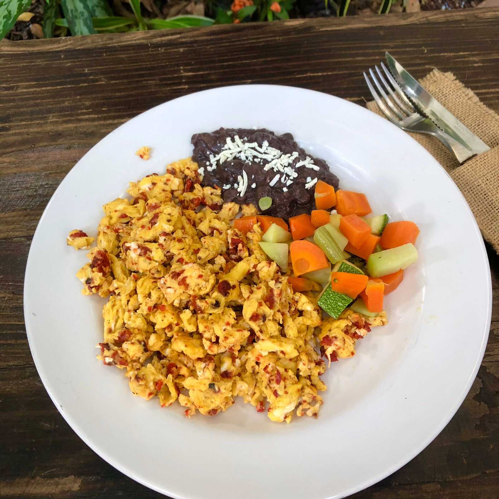 Huevos con Chorizo