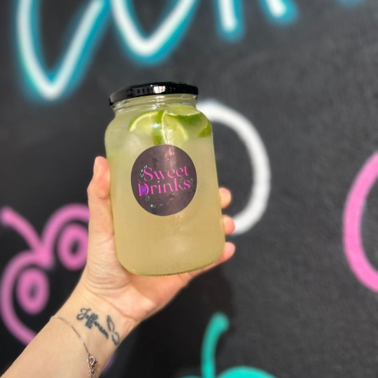 Caipirinha de limão com jurupinga, copo de vidro de 600ml.