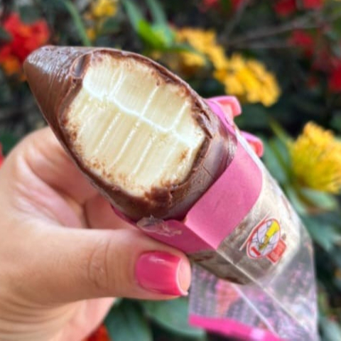 O queridinho que nunca sai de moda! Super cremoso, feito com leite ninho e recheado com Nutella. (Peso aproximadamente 110/120grs)