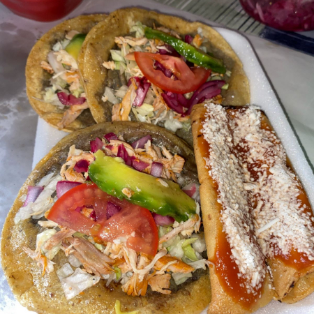 Combo Individual (3 Panuchos+2 Codzitos+ Té Helado