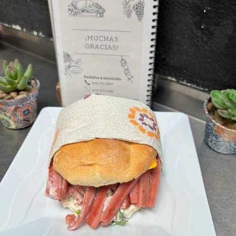 Torta De Salchicha Asada
