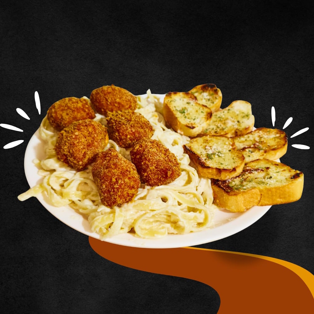 Fetuccini Alfredo con Boneless