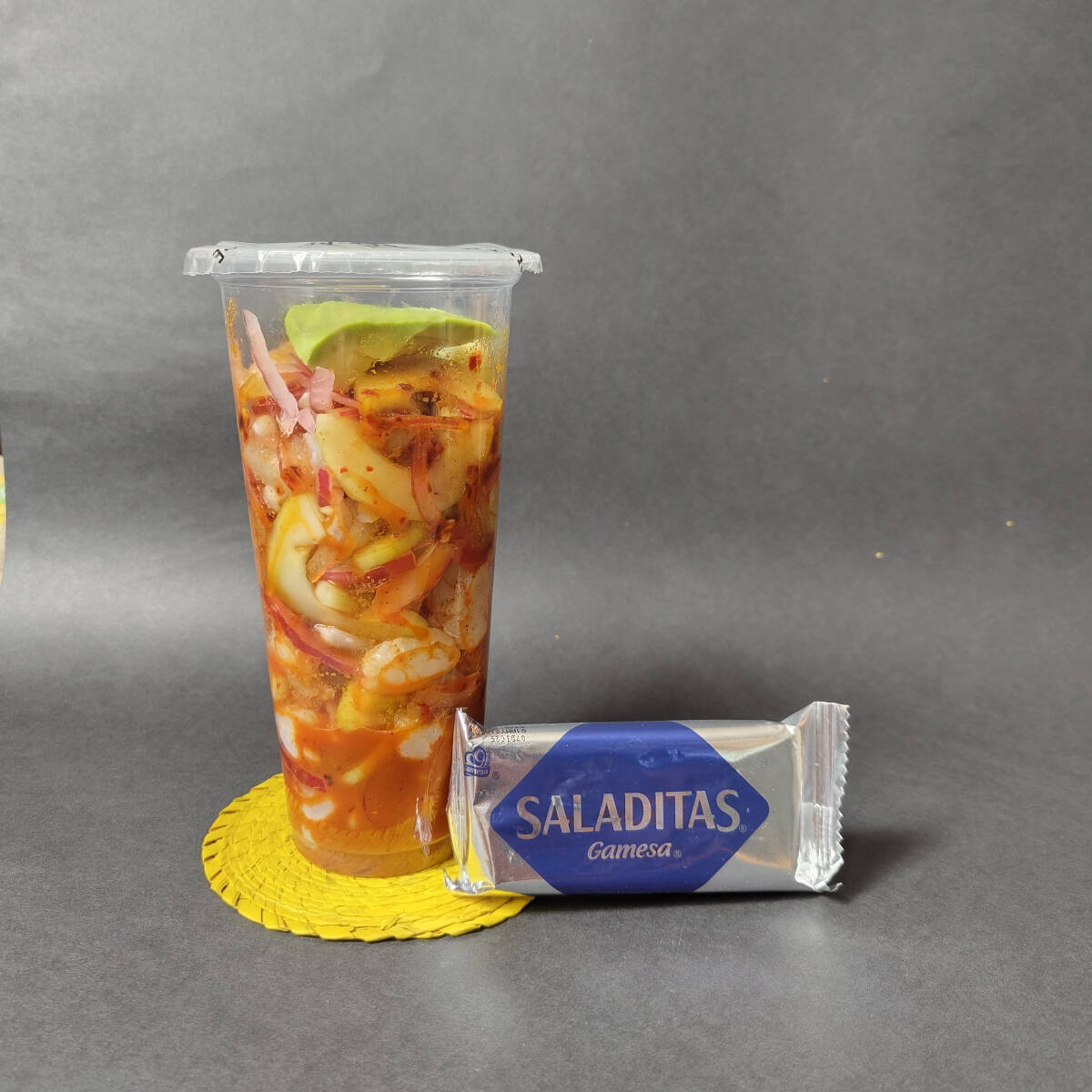 Aguachile Rojo con Saladitas