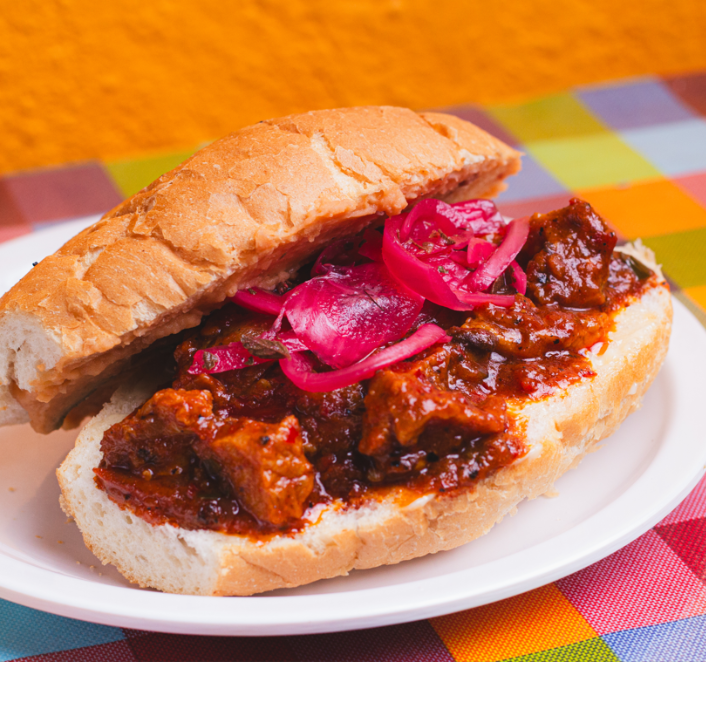 Torta de Chilaquiles Los 3 Cochinitos