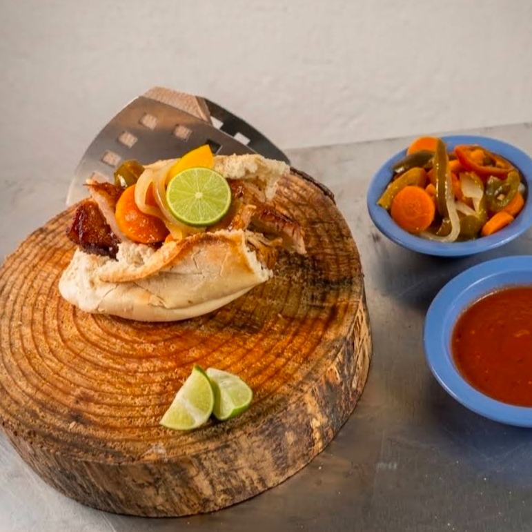 Torta de Carnitas
