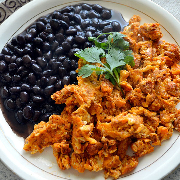 Huevos con Chorizo