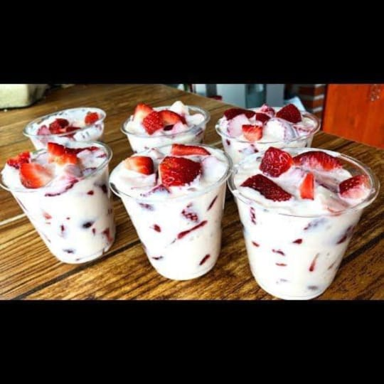 Fresas con Gelatina y Crema