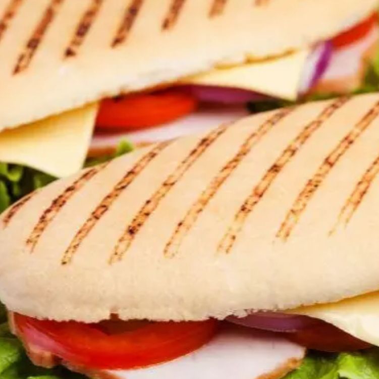 2 X 1 Sandwich Cubano de Jamón + Papas Francesa