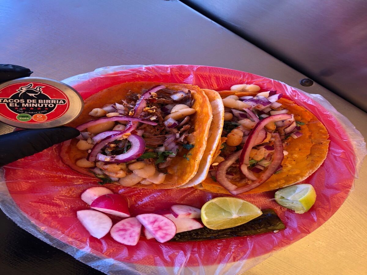 TACOS DE BIRRIA EL MINUTO