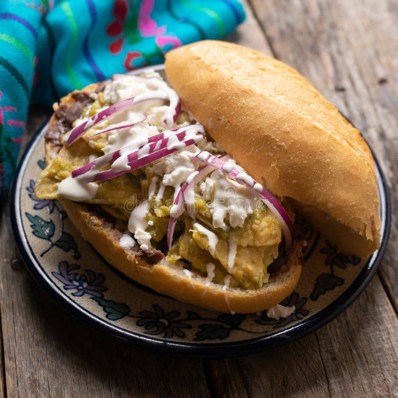 Torta de Chilaquiles Verdes