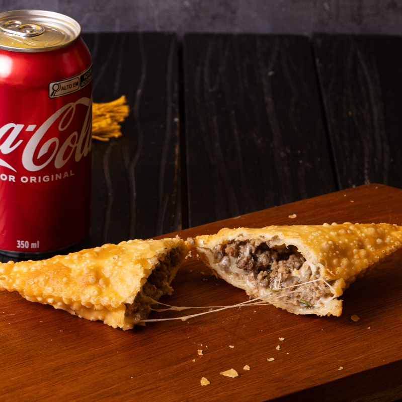 Carne moída da casa com queijo mussarela derretido (aprox 100g)