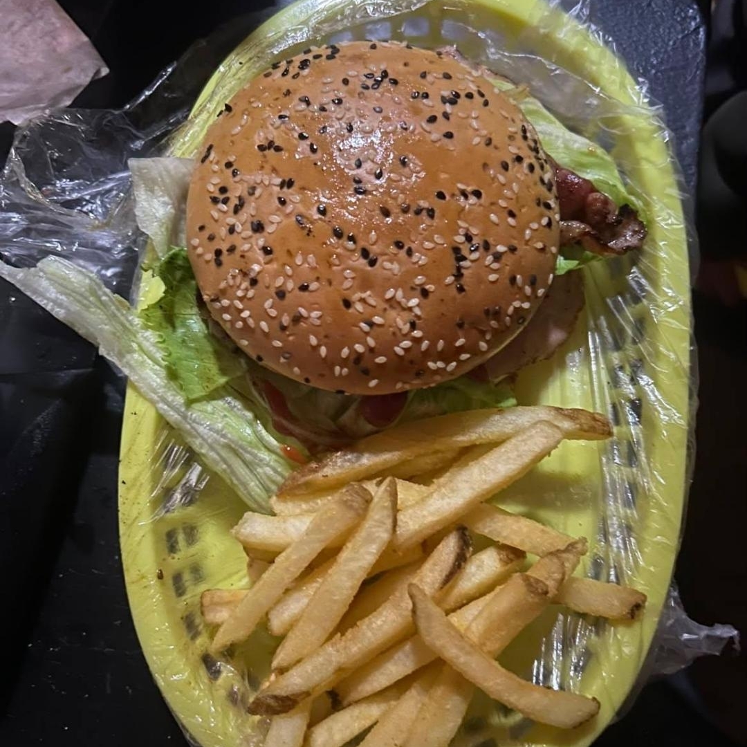Hamburguesa (con papas)