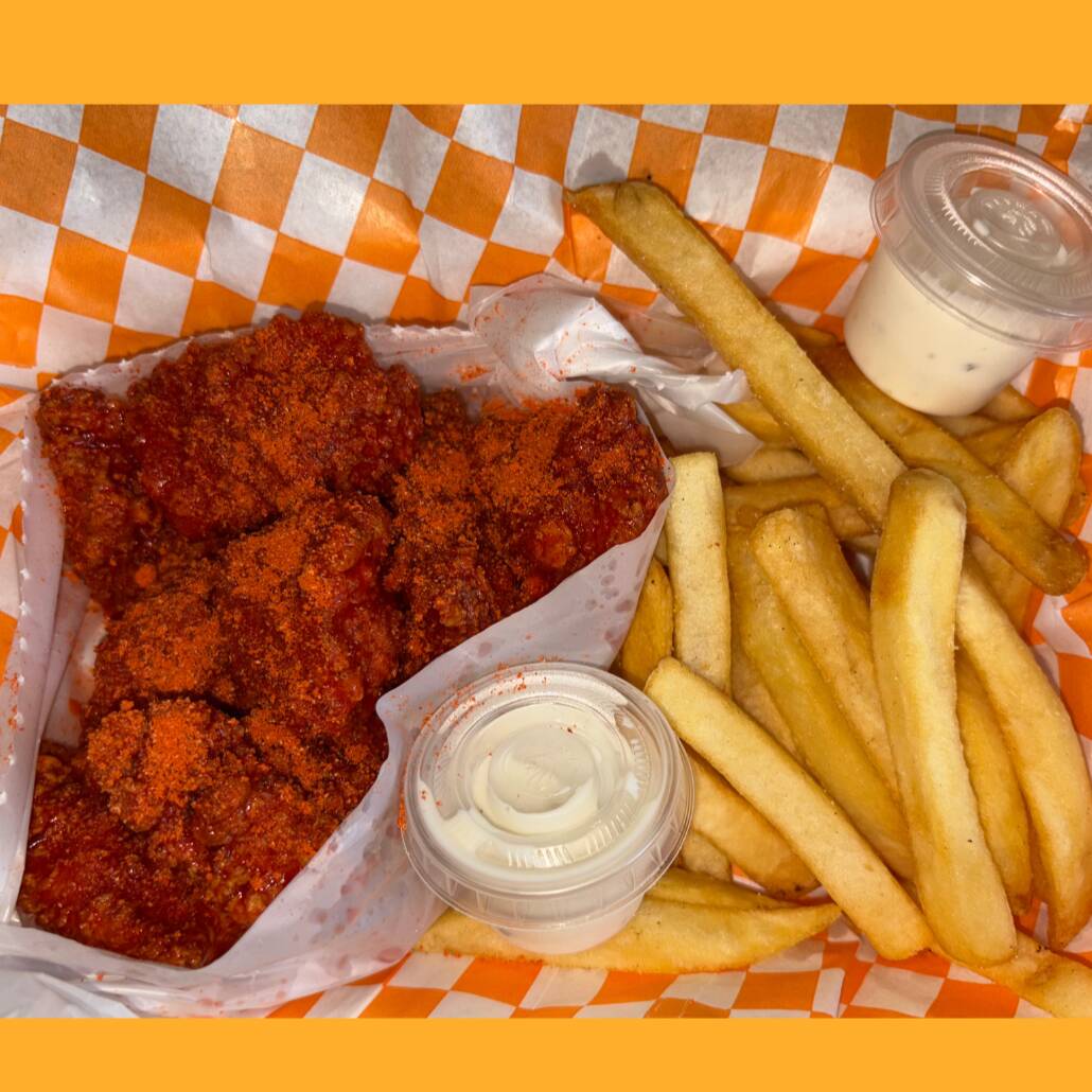 ORDEN DE BONELESS (140 G - 4-5 PZ) CON PAPAS