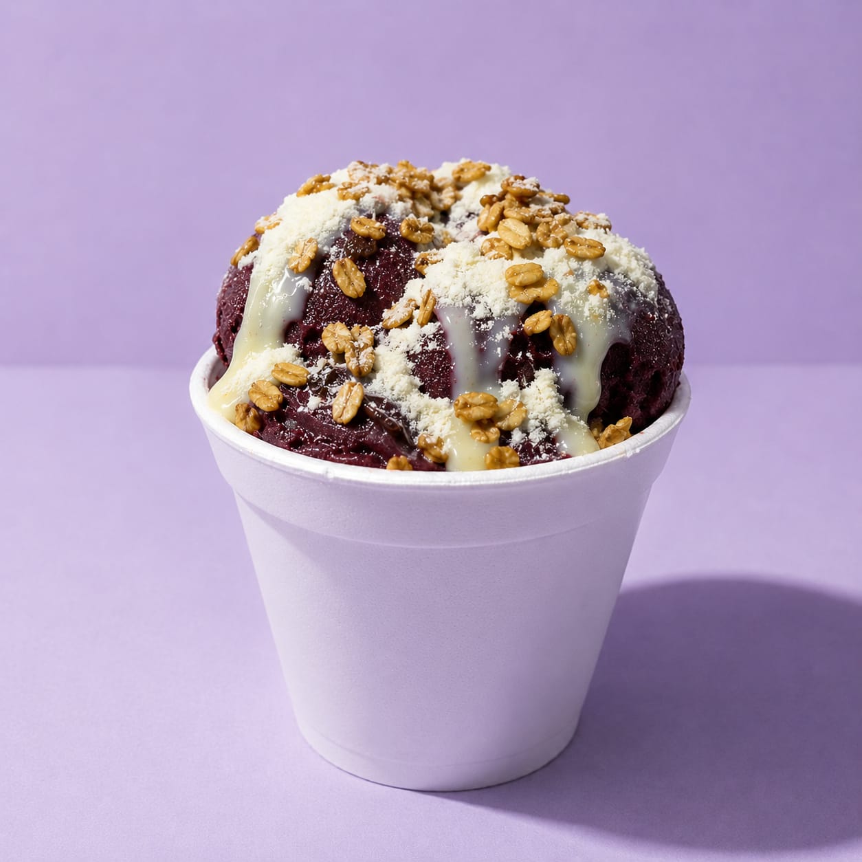Monte seu açaí do seu jeito! Açaí premium, com 2 complementos + 1 creme gratuito à sua escolha, montado no bowl de 360ml. Mais sabor e cremosidade pra deixar seu momento ainda melhor!