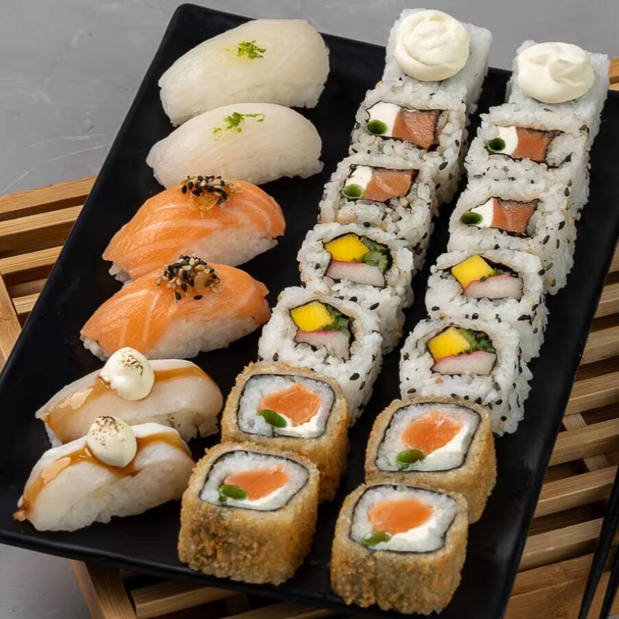 4 Roll Hot Philadelphia, 4 Roll California, 2 Roll skin sour, 4 Roll Philadelphia, 2 Sushi tilapia, 2 Sushi Salmão gengibre e gergelim, 2 Sushi tilapia sour.