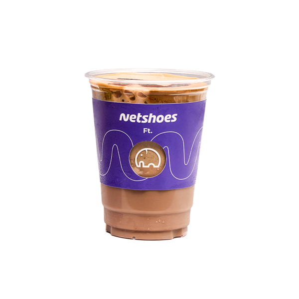 Bebida gelada à base de café espresso, leite, proteína e cacau. Finalizada com creme de café.