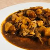 Topper de Bistec con Papas en Salsa Negra 1/2L