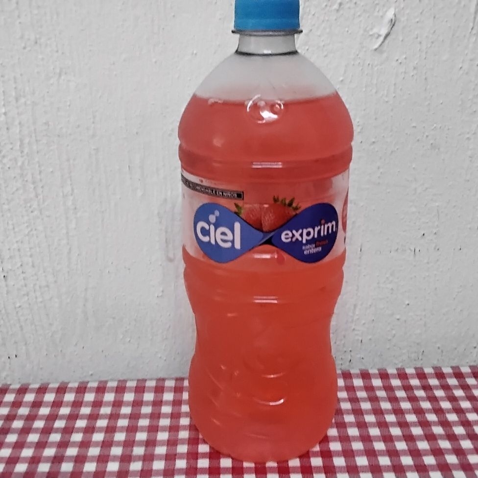 Agua ciel de fresa