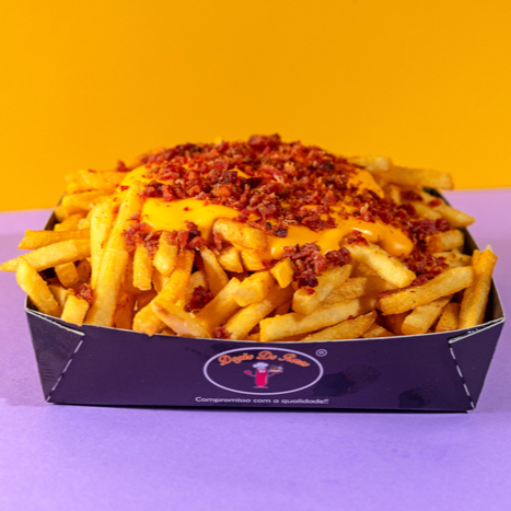 Batata frita crocante por fora e macia por dentro. Acompanha cheddar e bacon