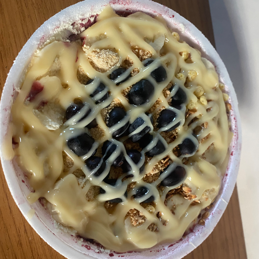 Acompanha leite em pó, granola, pó de paçoca, banana e leite condensado 💜 (não trocamos itens)