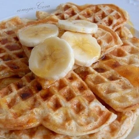 Waffle Nutella y plátano + licuado de platano
