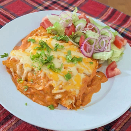 Enchiladas de Pollo + Bebida Refrescante