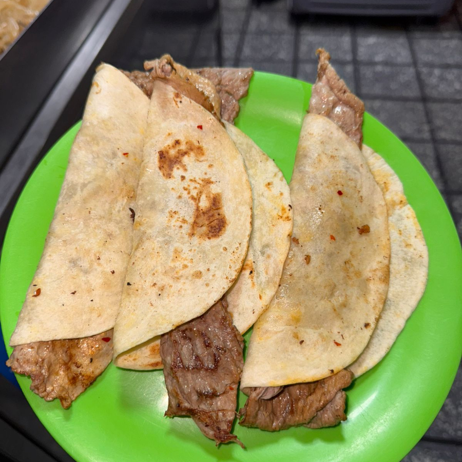 Taco de Bistec Entero de Res en Harina