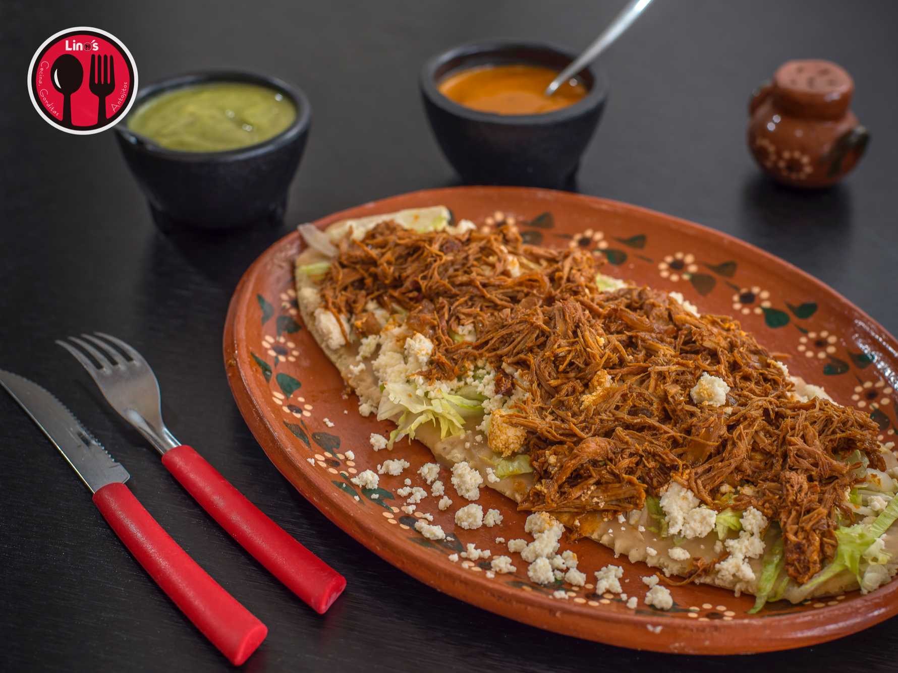Huarache con Tinga de Pollo