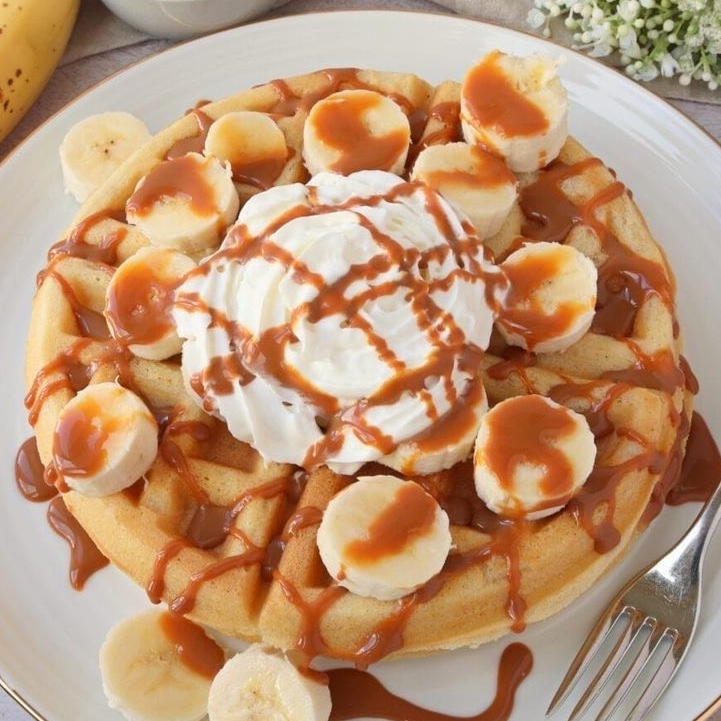 Waffle de cajeta con platano.