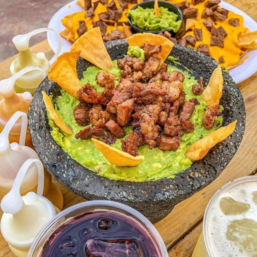 Molcajete de Chicharrón de Res