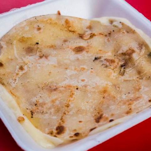 QUESADILLA CON ASADA O GUISO