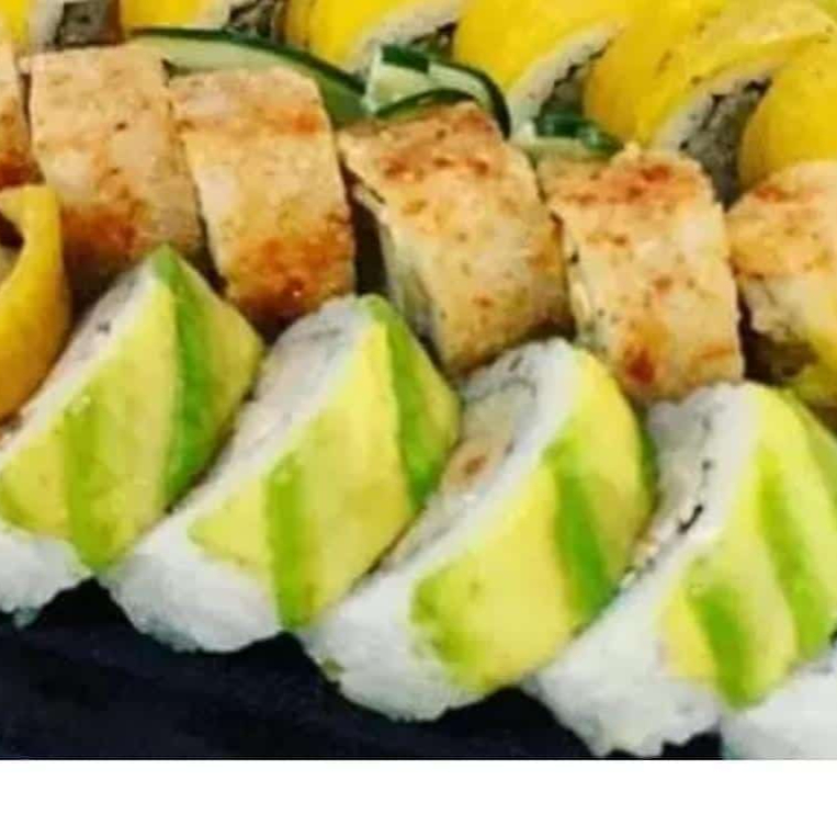 24 Bocados + 3 Aros de Calamar + Postre