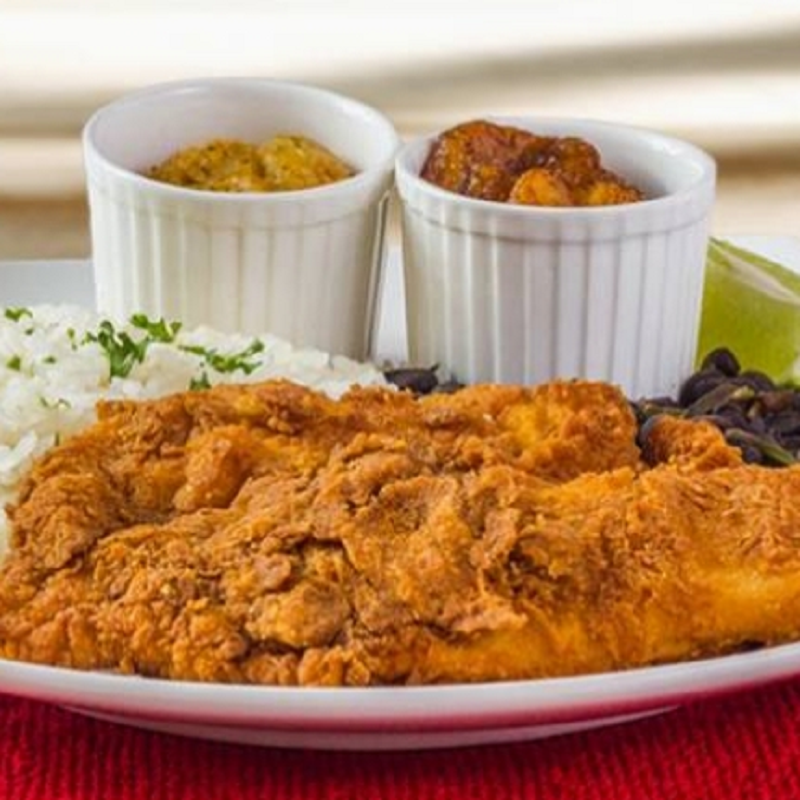 Casado de Pescado + Bebida