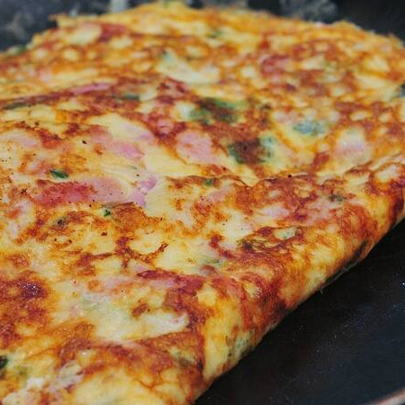 Arroz, feijão, batata frita, Omelete e salada