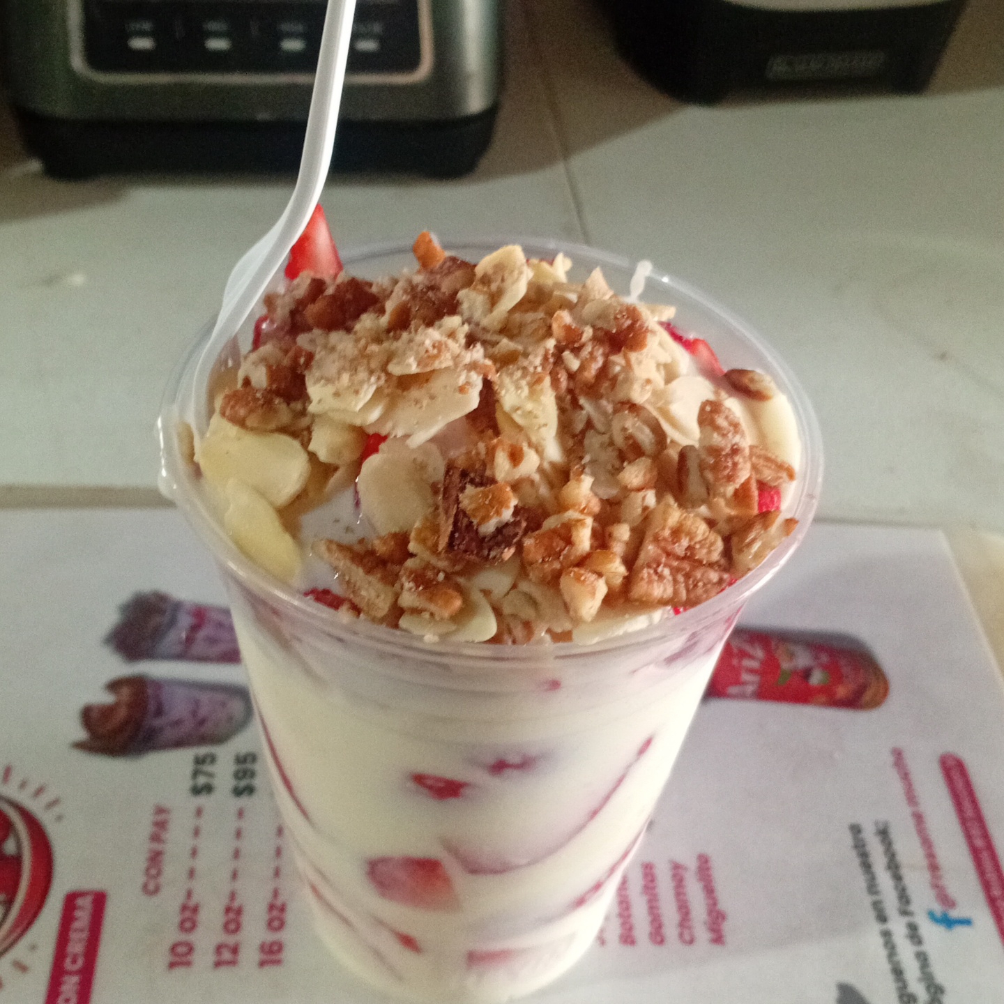 Fresas con Crema y Nuez 12oz