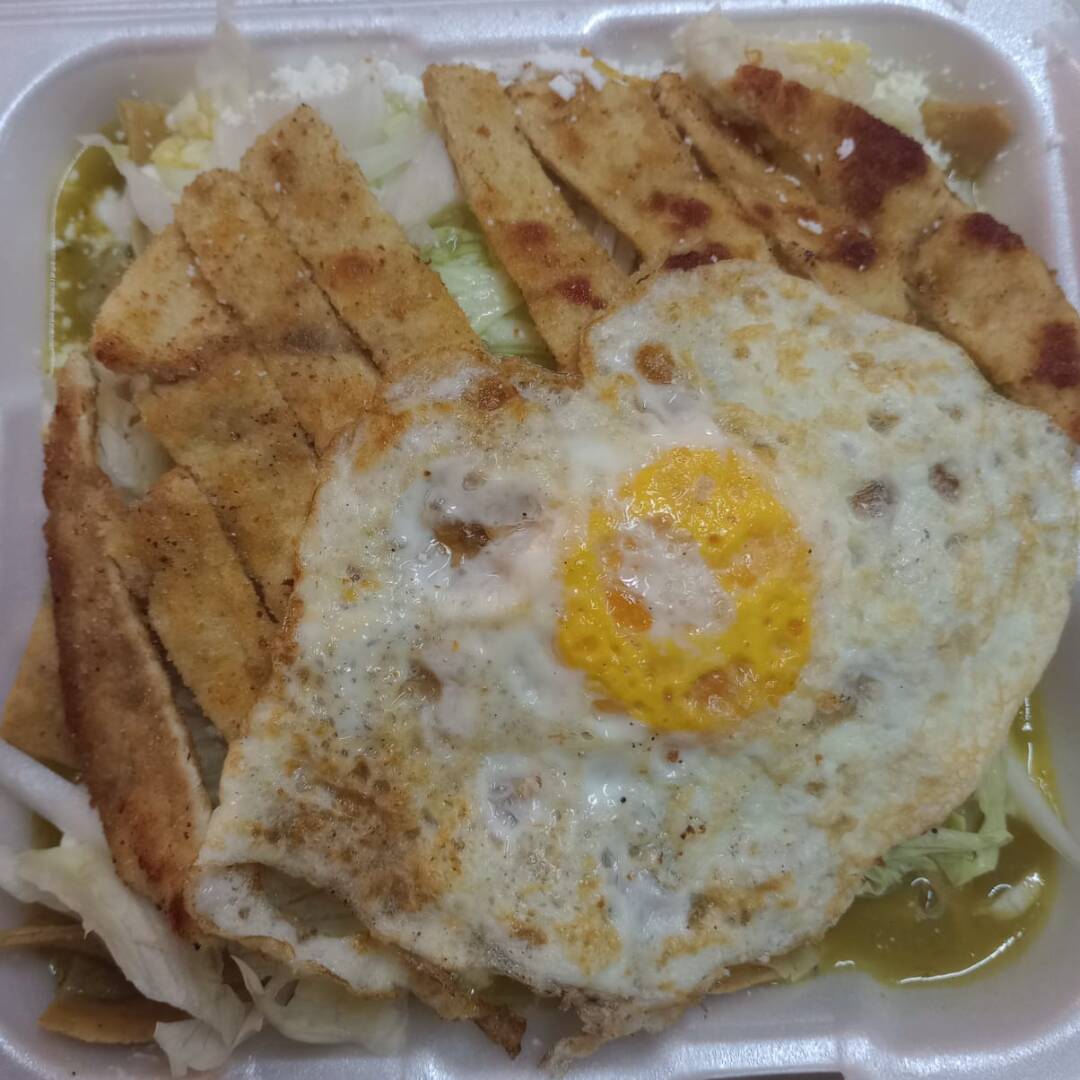 Chilaquiles Completos con Milanesa.