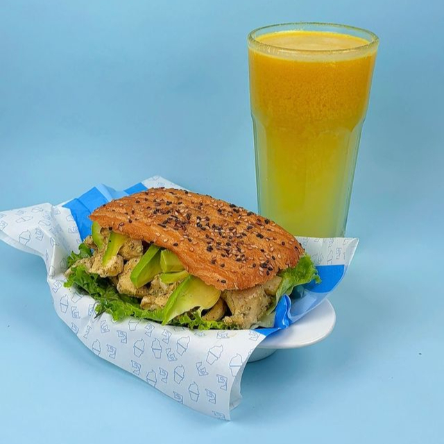 Sandwich De Pollo Palteado + Jugo
