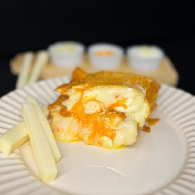 Provolone,parmesão, mussarela e requeijão cremoso skala.