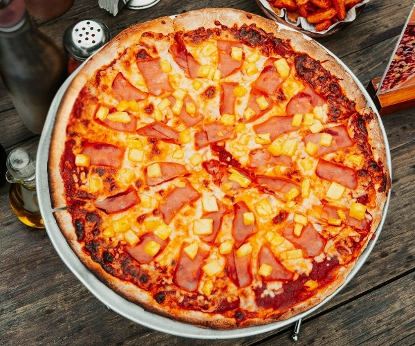 Pizza Hawaiana.