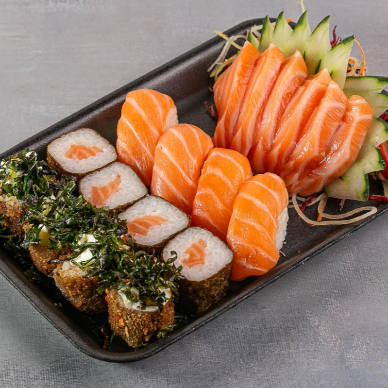 6 sashimi salmao, 4 niguiri salmao, 4 hot rolls, 4 hossomaki.