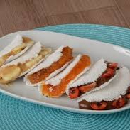 2 tapiocas salgadas + 1 doce (exceto especiais) especificar os sabores na observação